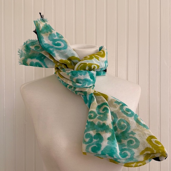 Banana Republic x Milly Collection Medallion Print Scarf - Picture 7 of 7